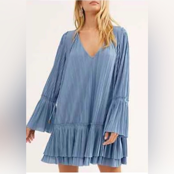 NWOT FREE PEOPLE CAN'T HELP IT MINI PLEATED BELL SLEEVE DRESS MEDIUM - Picture 2 of 3